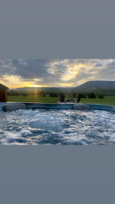 Holly Tree Retreat Located In Beautiful Luray, Va.ヴィラ エクステリア 写真